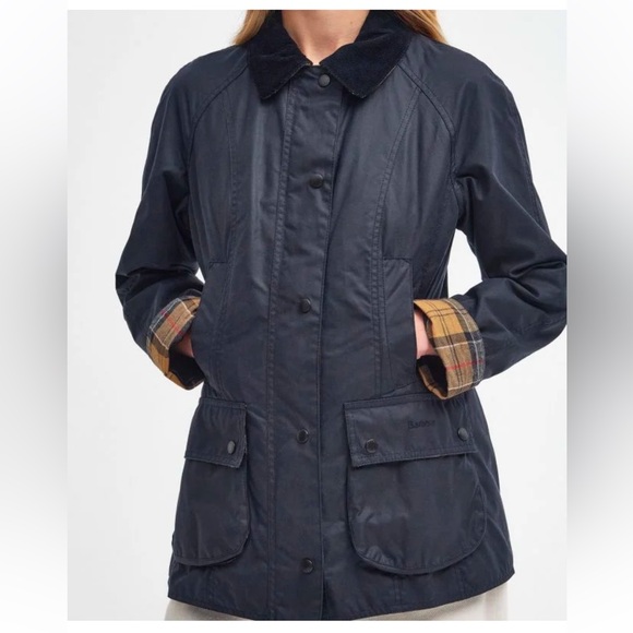 Barbour Classic Beadnell Waxed Navy Utility Jacket - Picture 9 of 17